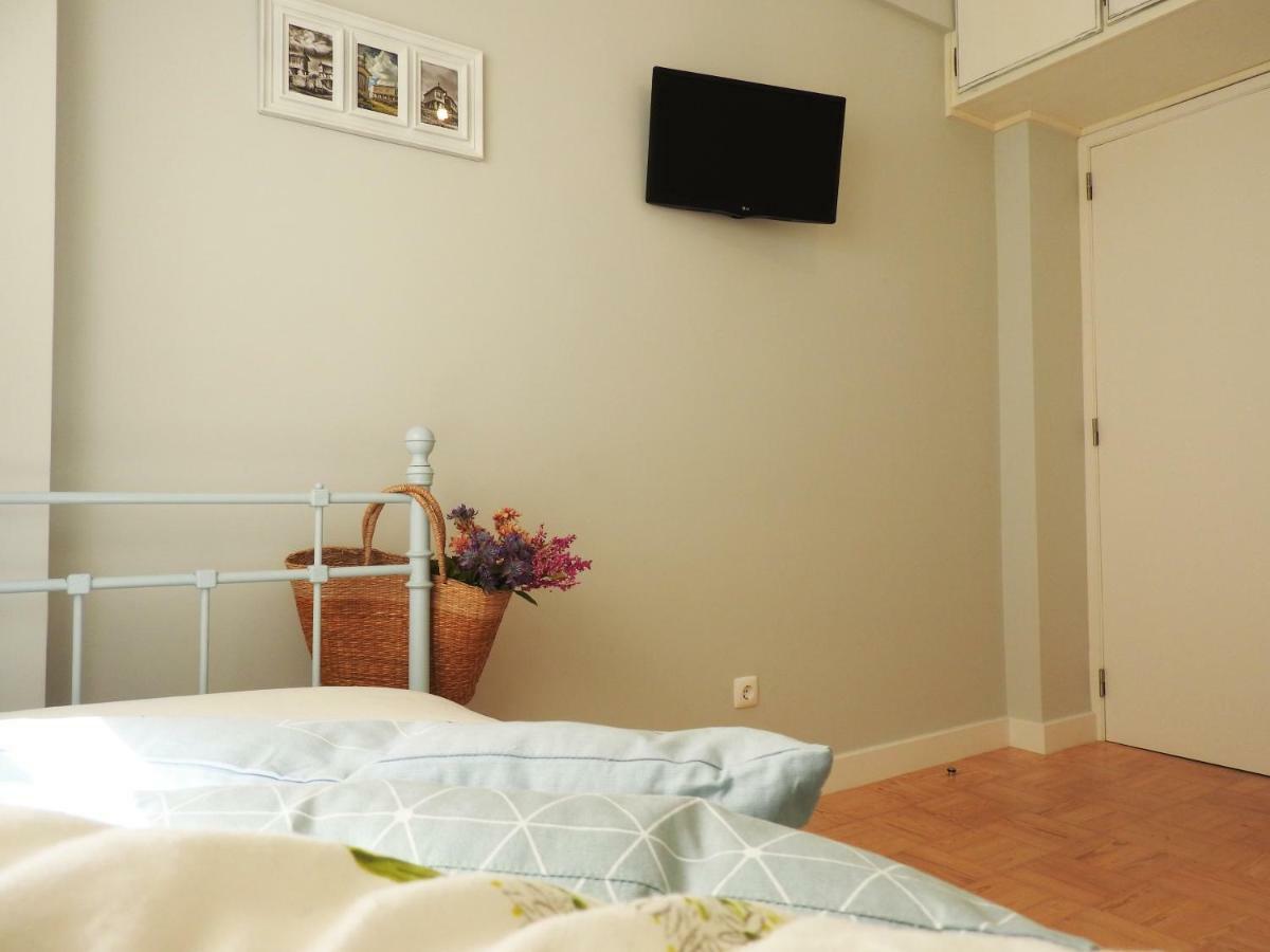 Lisbon Airport Hostel Exterior photo