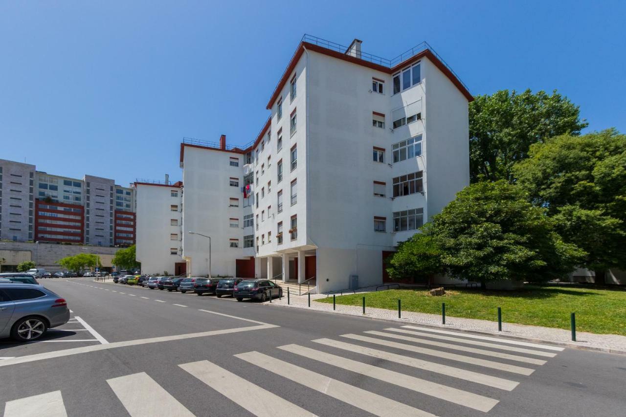 Lisbon Airport Hostel Exterior photo